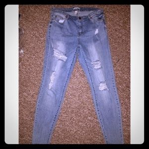 LONG   Plus size Ripped Jean's